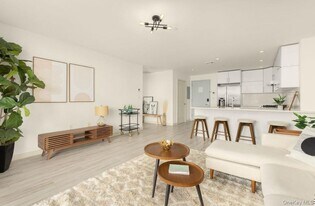 109-09 15th Ave in Queens, NY - Building Photo