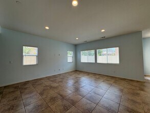 35240 Persano Pl in Fallbrook, CA - Building Photo - Building Photo