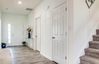 17122 Meander Wy in Louisville, KY - Building Photo - Building Photo