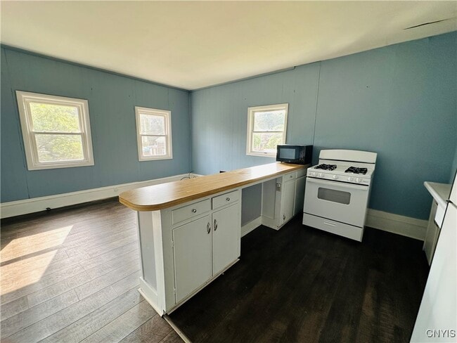 238 W 5th St in Oswego, NY - Building Photo - Building Photo