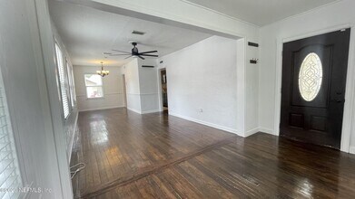 5228 Sunderland Rd in Jacksonville, FL - Building Photo - Building Photo