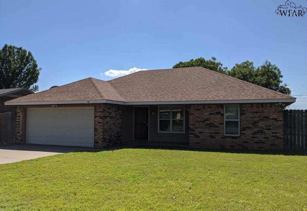 1204 Lisa Ln in Burkburnett, TX - Building Photo