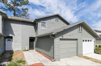 5545 Bennington Dr in Jacksonville, FL - Foto de edificio - Building Photo