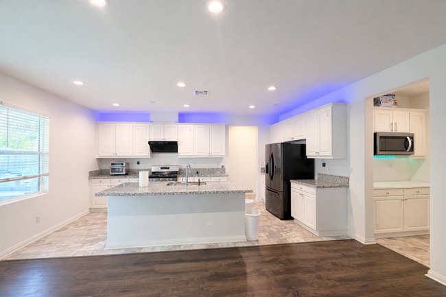 21171 Broken Stone Ct in Riverside, CA - Building Photo - Building Photo