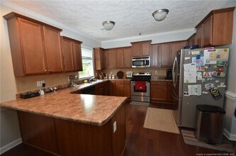 2426 Market Hill Dr in Fayetteville, NC - Foto de edificio - Building Photo