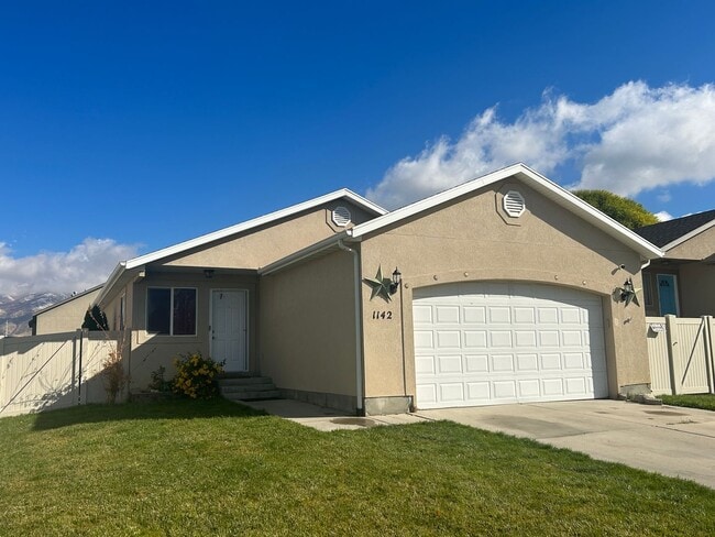 property at 1142 N Ridge Ct