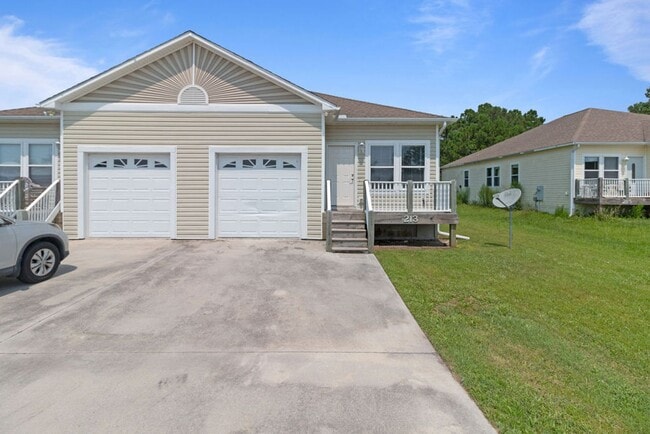 211/213-213 Lloyd St in Holly Ridge, NC - Building Photo - Building Photo