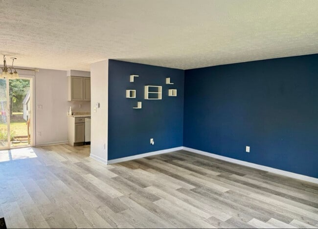 1381 Firethorne Dr in Mason, OH - Foto de edificio - Building Photo