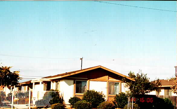 501-503 E Pleasant Valley Rd in Oxnard, CA - Building Photo - Building Photo