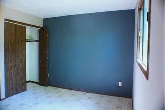 201 7th Ave SE in Rugby, ND - Building Photo - Building Photo