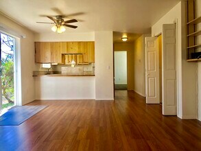 589 Van Wey Cir, Unit B in Eagle Point, OR - Foto de edificio - Building Photo