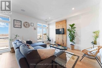 502 Labrador Cres in Ottawa, ON - Building Photo - Building Photo