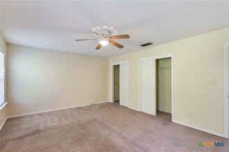 1015 Sagewood Trail in San Marcos, TX - Foto de edificio - Building Photo