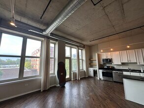 6 S Laflin St, Unit 303 in Chicago, IL - Building Photo - Building Photo