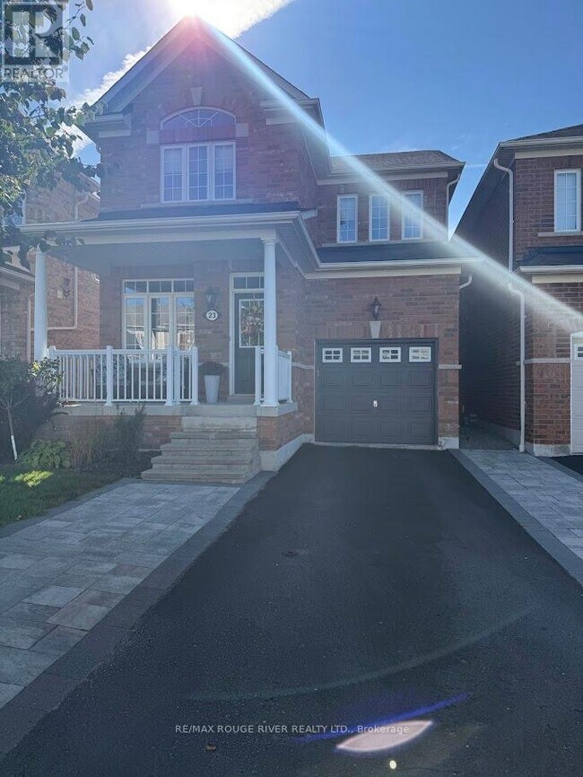 23 Chiswick Ave in Whitby, ON - Building Photo - Building Photo
