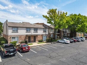 Eastgate Apartments in Tulsa, OK - Foto de edificio - Building Photo