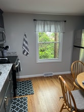 32 Pine Grove Ave in Asheville, NC - Foto de edificio - Building Photo