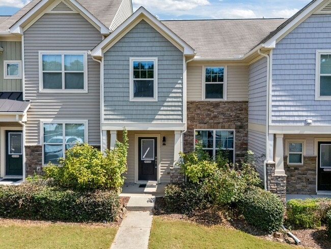 property at 17 Pilatus Dr