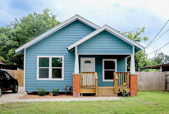 305 Stimpson St in Baytown, TX - Building Photo - Building Photo