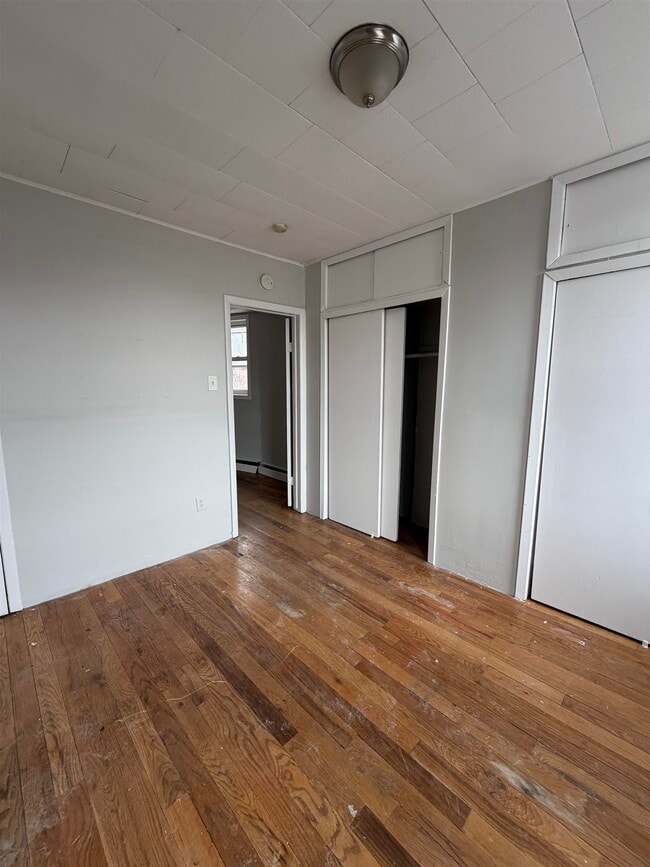 187 Beacon Ave in Jersey City, NJ - Building Photo - Building Photo