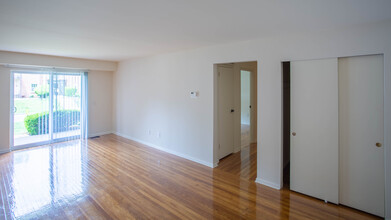 Northfield Apartments in Bethlehem, PA - Building Photo - Interior Photo