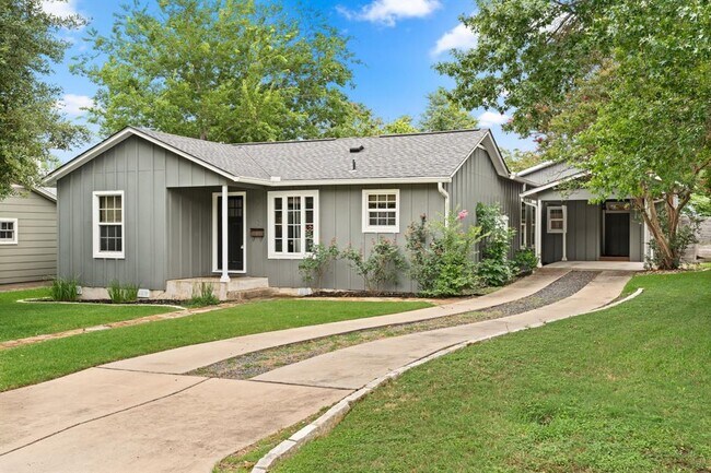 5212 Valley Oak Dr in Austin, TX - Building Photo - Building Photo