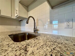 1409 N Bishop St in San Marcos, TX - Building Photo - Building Photo