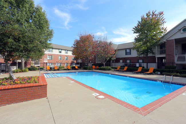 Claremore Creek in Claremore, OK - Foto de edificio - Building Photo