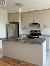 47 Bayardo Dr in Oshawa, ON - Building Photo - Building Photo