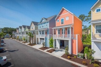 Isle Cottages in Myrtle Beach, SC - Building Photo - Building Photo
