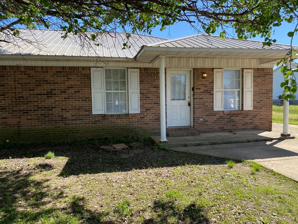 37 Greatest Cv in Bells, TN - Foto de edificio
