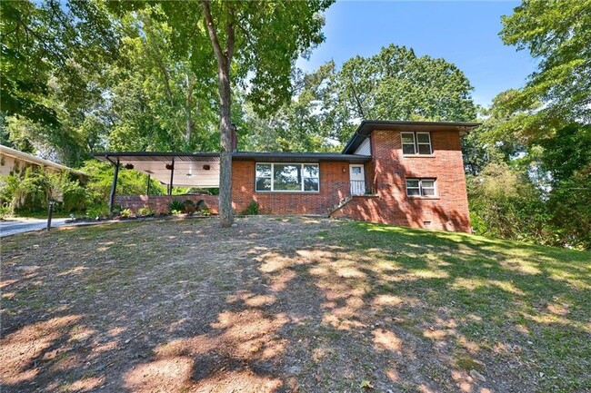 2953 Collier Dr NW in Atlanta, GA - Building Photo - Building Photo