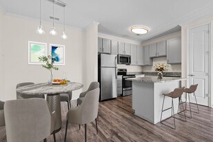 Hawks Landing in Hickory, NC - Building Photo