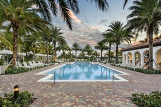 VIVA Luxury Apartments in Fort Lauderdale, FL - Foto de edificio - Building Photo