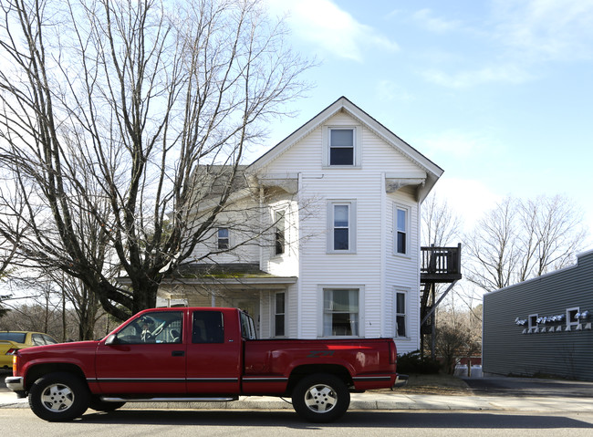 55 Pleasant St in Springvale, ME - Building Photo - Building Photo