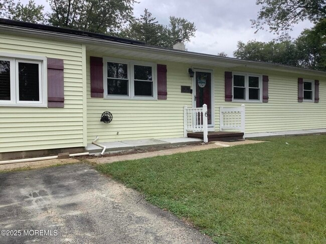 property at 6 Redwood Rd