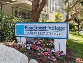 8500 Falmouth Ave-Unit -3112 in Los Angeles, CA - Foto de edificio - Building Photo