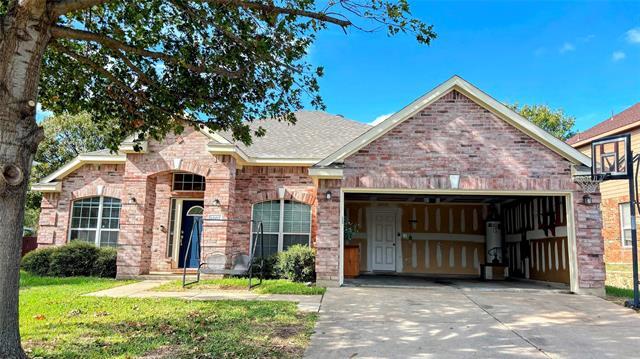 2007 Walnut Hills Ln in Mansfield, TX - Foto de edificio - Building Photo