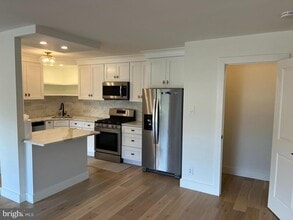 125 Clubhouse Dr SW in Leesburg, VA - Building Photo - Building Photo