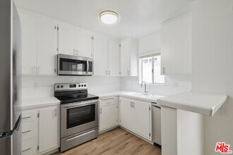 918 16th St in Santa Monica, CA - Building Photo - Building Photo