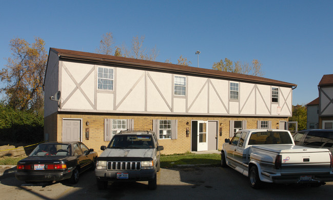 1564-1570 Harvester Ln in Columbus, OH - Foto de edificio - Building Photo