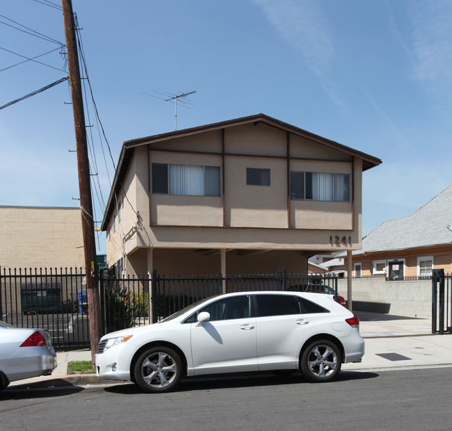 1241 Dewey Ave in Los Angeles, CA - Foto de edificio - Building Photo