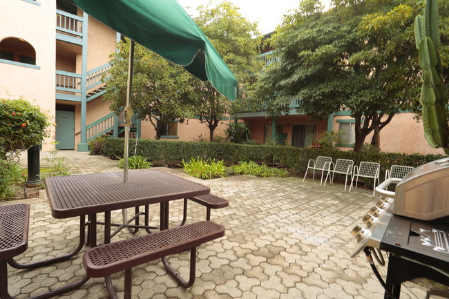Casa El Centro Apartments in La Habra, CA - Building Photo - Building Photo