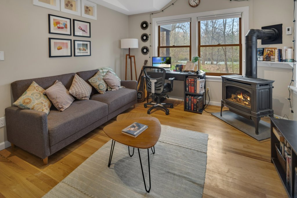 233 Forest Home Dr, Unit B-Lower Unit in Ithaca, NY - Foto de edificio