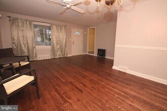 2448 Pershing Ave in Roslyn, PA - Building Photo - Building Photo