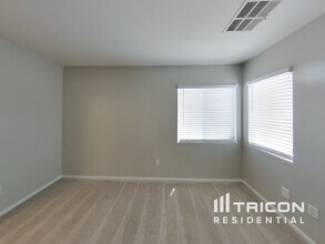9081 Last Hope Ave in Las Vegas, NV - Building Photo - Building Photo