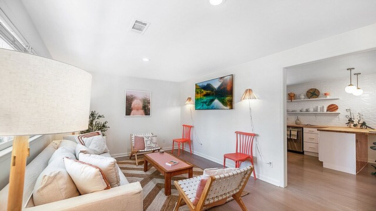 4923 France Ave in North Charleston, SC - Building Photo
