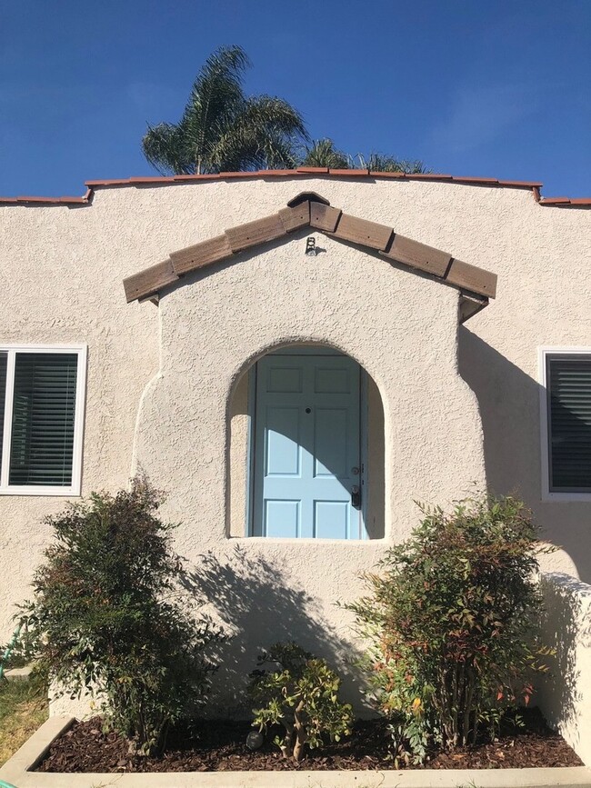 141-143 Holt St in Ventura, CA - Building Photo - Building Photo