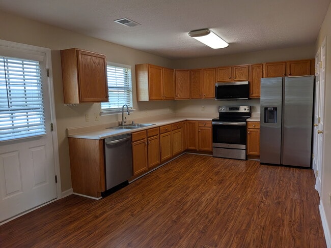 913 Weeping Willow Dr, Unit Four in Berea, KY - Foto de edificio - Building Photo