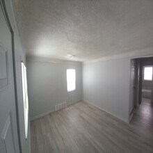 9221 Burt Rd in Detroit, MI - Building Photo - Building Photo